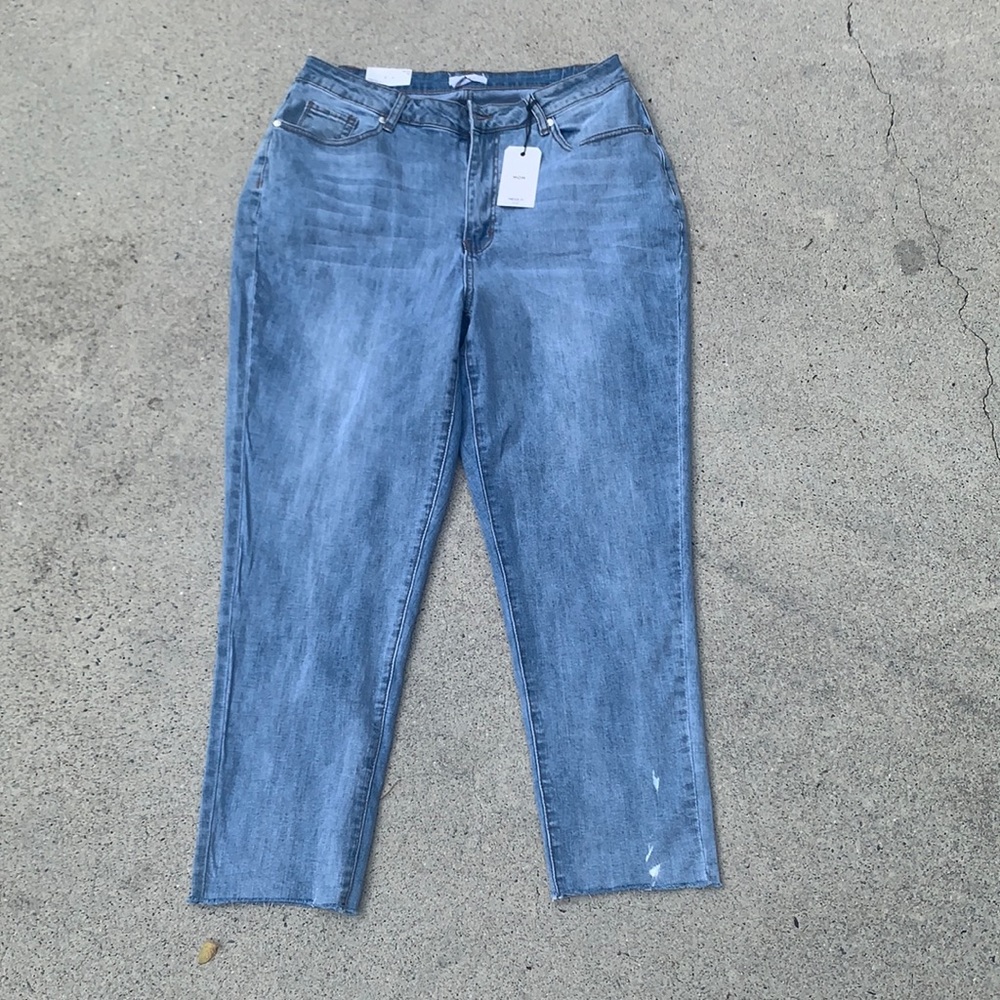 FOREVER 21 High Rise Mom Jeans